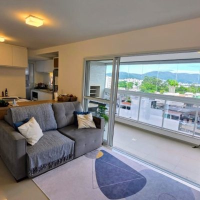 Apartamentos com 79m², 2 quartos (sendo 1 suíte), 2 garagens, no bairro Itacorubi em Florianópolis