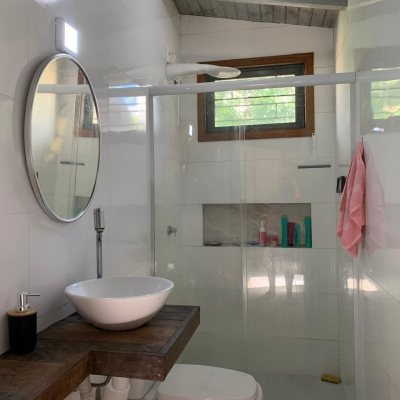 Casa Residencial com 160m², 4 quartos, 4 garagens, no bairro Ingleses do Rio Vermelho em Florianópolis
