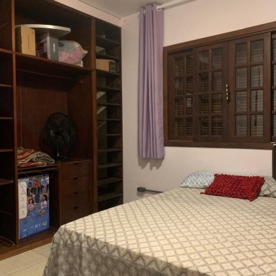 Casa Residencial com 160m², 4 quartos, 4 garagens, no bairro Ingleses do Rio Vermelho em Florianópolis