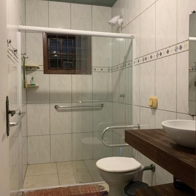 Casa Residencial com 160m², 4 quartos, 4 garagens, no bairro Ingleses do Rio Vermelho em Florianópolis