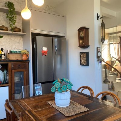Casa Residencial com 157m², 4 garagens, no bairro Campeche em Florianópolis