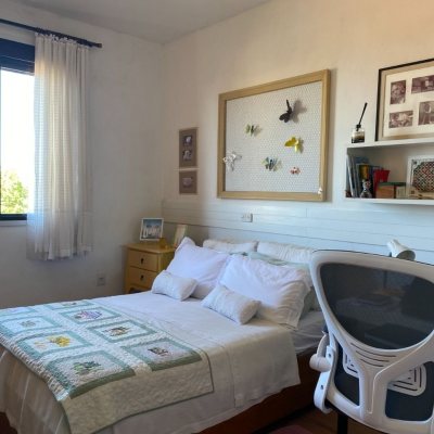Casa Residencial com 157m², 4 garagens, no bairro Campeche em Florianópolis