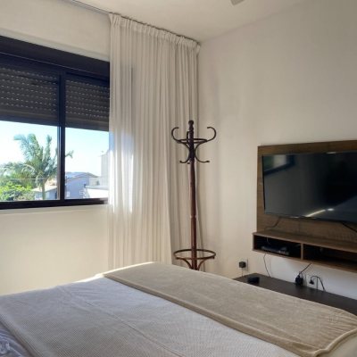 Casa Residencial com 157m², 4 garagens, no bairro Campeche em Florianópolis
