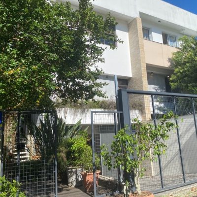 Casa Residencial com 157m², 4 garagens, no bairro Campeche em Florianópolis