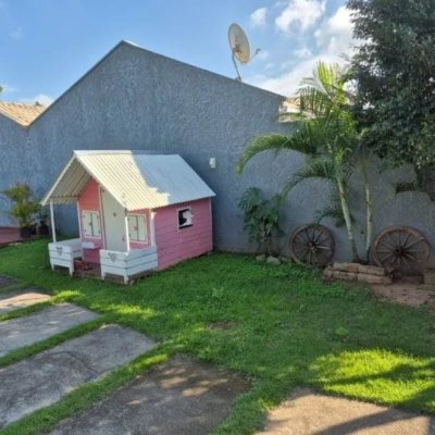 Casa Residencial com 126m², 2 quartos (sendo 1 suíte), 3 garagens, no bairro São João Do Rio Vermelho em Florianópolis