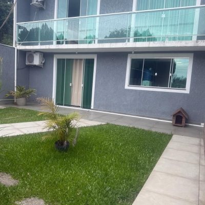 Casa Residencial com 126m², 2 quartos (sendo 1 suíte), 3 garagens, no bairro São João Do Rio Vermelho em Florianópolis