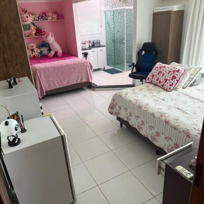 Casa Residencial com 126m², 2 quartos (sendo 1 suíte), 3 garagens, no bairro São João Do Rio Vermelho em Florianópolis