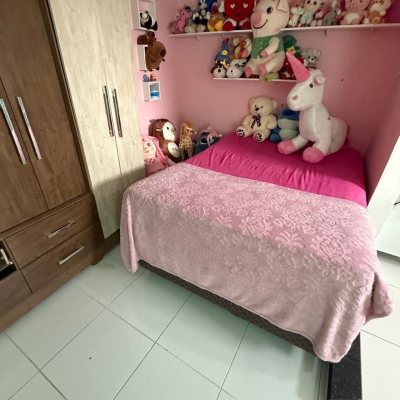 Casa Residencial com 126m², 2 quartos (sendo 1 suíte), 3 garagens, no bairro São João Do Rio Vermelho em Florianópolis