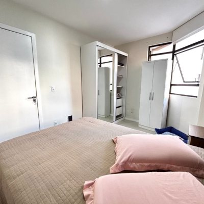 Apartamentos com 128m², 3 quartos (sendo 1 suíte), 2 garagens, no bairro Centro em Florianópolis