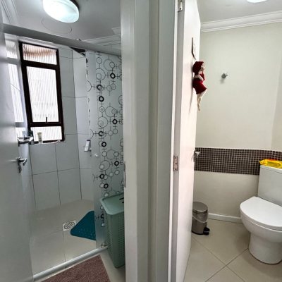 Apartamentos com 128m², 3 quartos (sendo 1 suíte), 2 garagens, no bairro Centro em Florianópolis