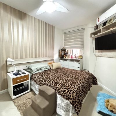 Apartamentos com 128m², 3 quartos (sendo 1 suíte), 2 garagens, no bairro Centro em Florianópolis