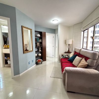 Apartamentos com 128m², 3 quartos (sendo 1 suíte), 2 garagens, no bairro Centro em Florianópolis