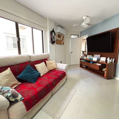 Apartamentos com 128m², 3 quartos (sendo 1 suíte), 2 garagens, no bairro Centro em Florianópolis
