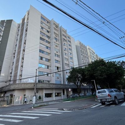 Apartamentos com 53m², 1 quarto, 1 garagem, no bairro Centro em Florianópolis