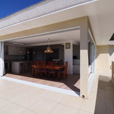 Cobertura com 165m², 4 quartos (sendo 2 suítes), 2 garagens, no bairro Ingleses em Florianópolis