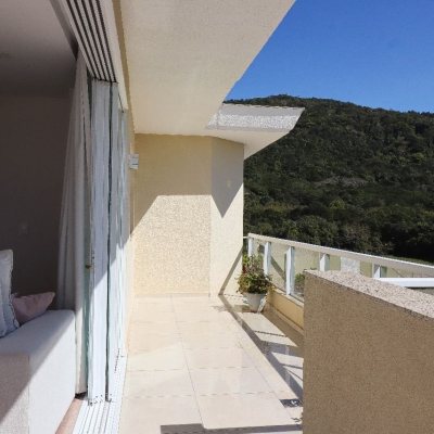 Cobertura com 165m², 4 quartos (sendo 2 suítes), 2 garagens, no bairro Ingleses em Florianópolis