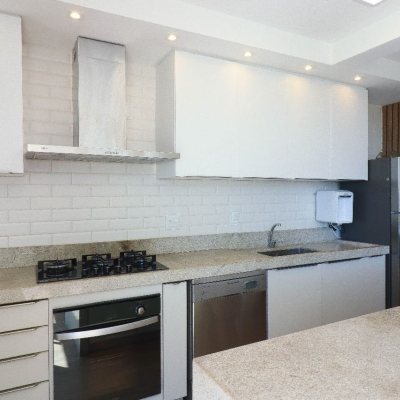 Cobertura com 165m², 4 quartos (sendo 2 suítes), 2 garagens, no bairro Ingleses em Florianópolis