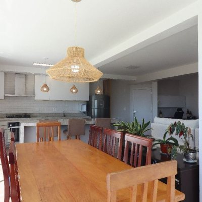 Cobertura com 165m², 4 quartos (sendo 2 suítes), 2 garagens, no bairro Ingleses em Florianópolis