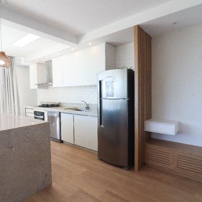 Cobertura com 165m², 4 quartos (sendo 2 suítes), 2 garagens, no bairro Ingleses em Florianópolis