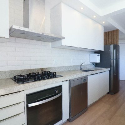 Cobertura com 165m², 4 quartos (sendo 2 suítes), 2 garagens, no bairro Ingleses em Florianópolis