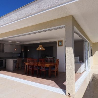 Cobertura com 165m², 4 quartos (sendo 2 suítes), 2 garagens, no bairro Ingleses em Florianópolis