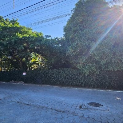Terreno Comercial/Residencial com 867m², no bairro Canasvieiras em Florianópolis