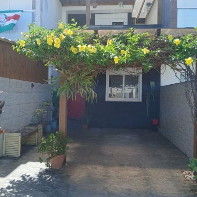 Casa Residencial com 124m², 2 quartos (sendo 2 suítes), 2 garagens, no bairro Ribeirão Da Ilha em Florianópolis
