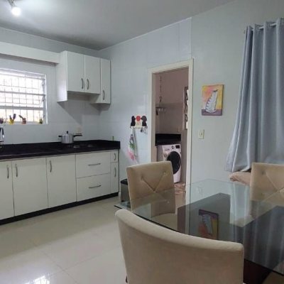 Casa Residencial com 110m², 3 quartos (sendo 1 suíte), 1 garagem, no bairro Rio Tavares em Florianópolis