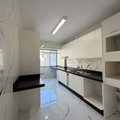 Apartamentos com 92m², 3 quartos (sendo 1 suíte), 1 garagem, no bairro Estreito em Florianópolis