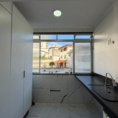 Apartamentos com 92m², 3 quartos (sendo 1 suíte), 1 garagem, no bairro Estreito em Florianópolis