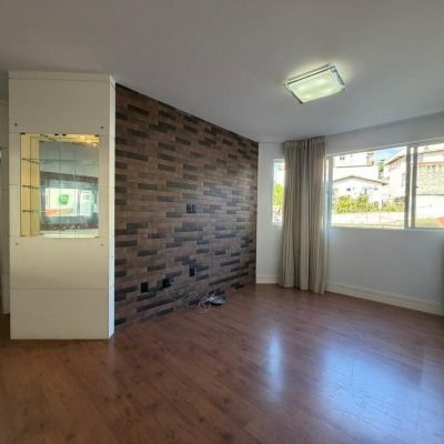 Apartamentos com 92m², 3 quartos (sendo 1 suíte), 1 garagem, no bairro Estreito em Florianópolis