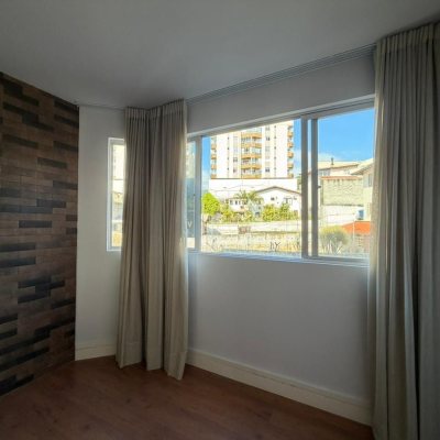 Apartamentos com 92m², 3 quartos (sendo 1 suíte), 1 garagem, no bairro Estreito em Florianópolis