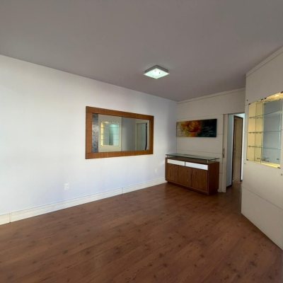 Apartamentos com 92m², 3 quartos (sendo 1 suíte), 1 garagem, no bairro Estreito em Florianópolis