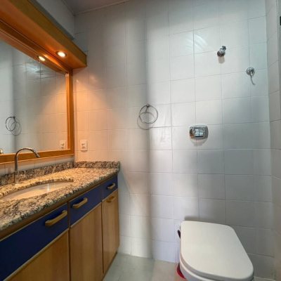 Apartamentos com 92m², 3 quartos (sendo 1 suíte), 1 garagem, no bairro Estreito em Florianópolis