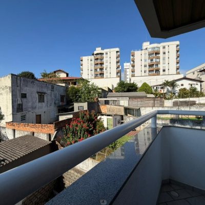 Apartamentos com 92m², 3 quartos (sendo 1 suíte), 1 garagem, no bairro Estreito em Florianópolis