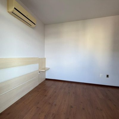 Apartamentos com 92m², 3 quartos (sendo 1 suíte), 1 garagem, no bairro Estreito em Florianópolis