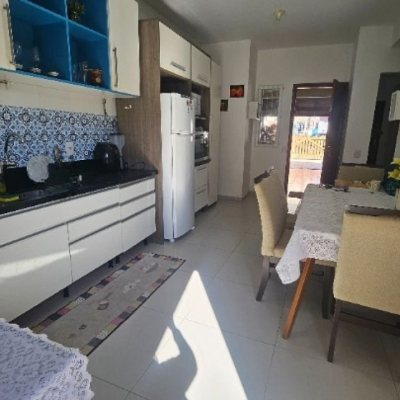 Casa Residencial com 118m², 3 quartos, 2 garagens, no bairro Ingleses do Rio Vermelho em Florianópolis