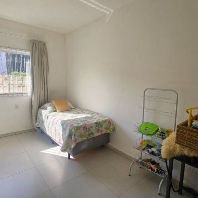 Casa Residencial com 118m², 3 quartos, 2 garagens, no bairro Ingleses do Rio Vermelho em Florianópolis