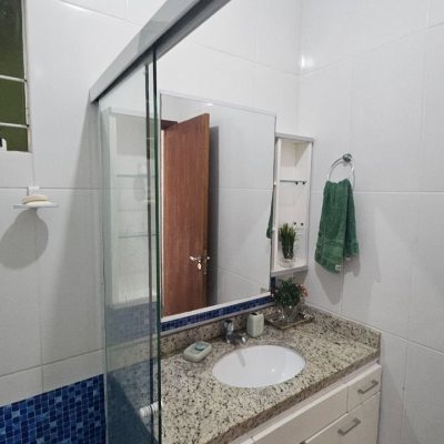 Casa Residencial com 118m², 3 quartos, 2 garagens, no bairro Ingleses do Rio Vermelho em Florianópolis