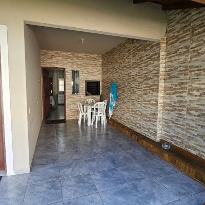 Casa Residencial com 118m², 3 quartos, 2 garagens, no bairro Ingleses do Rio Vermelho em Florianópolis