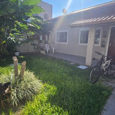 Casa Residencial com 118m², 3 quartos, 2 garagens, no bairro Ingleses do Rio Vermelho em Florianópolis