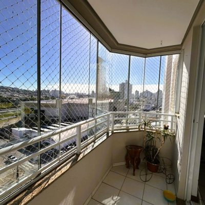 Apartamentos com 96m², 2 quartos (sendo 1 suíte), 1 garagem, no bairro Kobrasol em São José