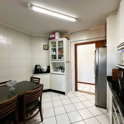 Apartamentos com 96m², 2 quartos (sendo 1 suíte), 1 garagem, no bairro Kobrasol em São José