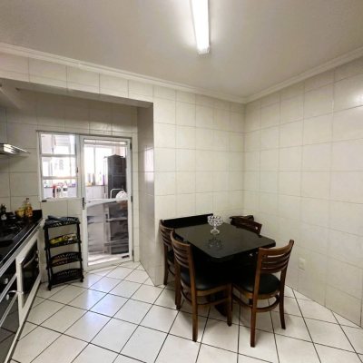 Apartamentos com 96m², 2 quartos (sendo 1 suíte), 1 garagem, no bairro Kobrasol em São José