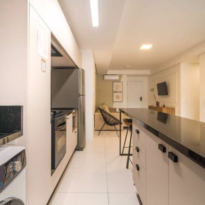 Apartamentos com 80m², 2 quartos (sendo 2 suítes), 1 garagem, no bairro Jurerê em Florianópolis