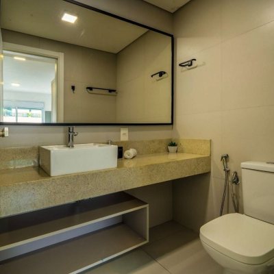 Apartamentos com 80m², 2 quartos (sendo 2 suítes), 1 garagem, no bairro Jurerê em Florianópolis