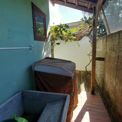 Casa Residencial com 103m², 2 quartos, 1 suíte, no bairro Campeche em Florianópolis