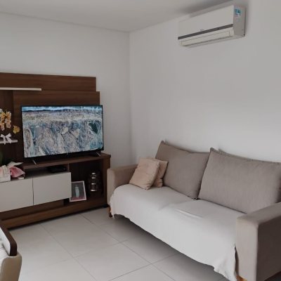 Apartamentos com 72m², 2 quartos, 1 suíte, 1 garagem, no bairro Pedra Branca em Palhoça