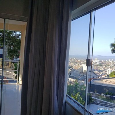 Casa em Condomínio com 301m², 4 quartos, 2 suítes, 2 garagens, no bairro Bosque Das Mansões em São José