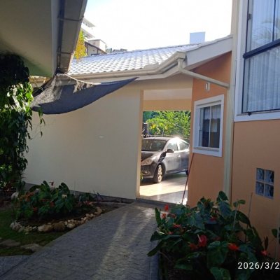 Casa em Condomínio com 301m², 4 quartos, 2 suítes, 2 garagens, no bairro Bosque Das Mansões em São José